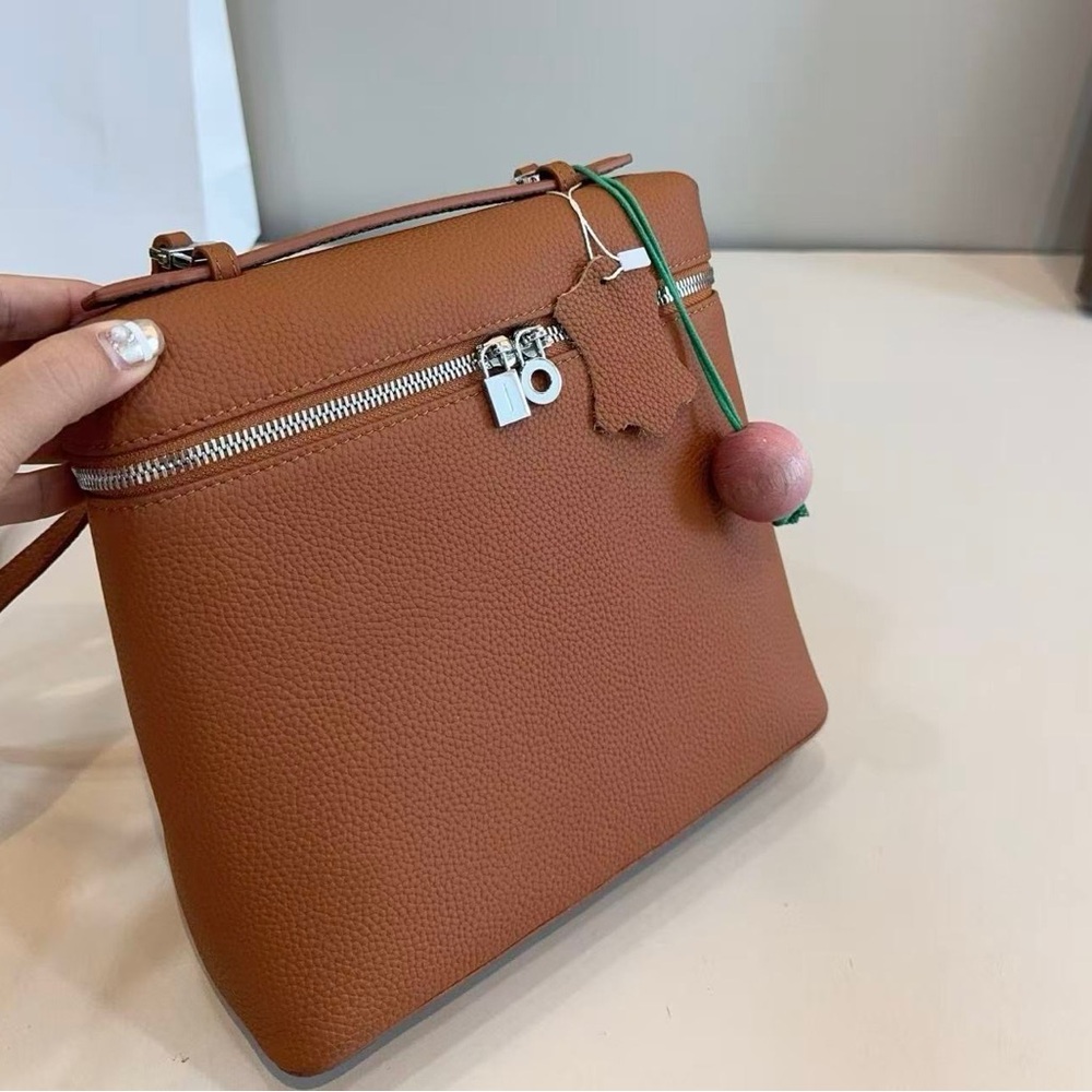Loro piana extra Tan Leather Shoulder Bag